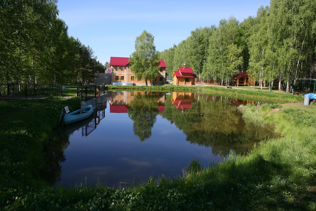 Strielietskii Dvor Hotel Novoalekseyevskoye Exterior foto